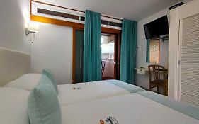 Apartamentos El Paseo